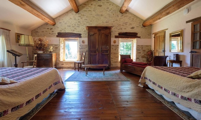 Fontiers-Cabardes Bed & Breakfast | Chambre D'hôtes Pour 2 à 6 Personnes "La Suite Naiade" Près de Carcassonne