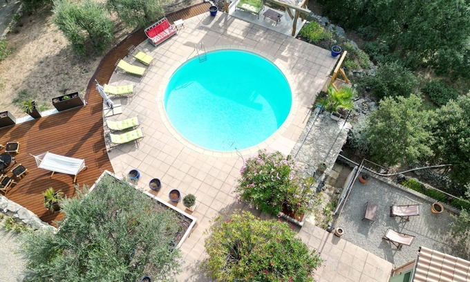 Callas House | Chambre D'hôtes Indépendante vue Piscine Avec sa Cuisine D'été