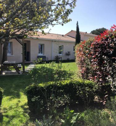 Sainte-Helene House | Chambre d'Hôtes Les Bacquerins