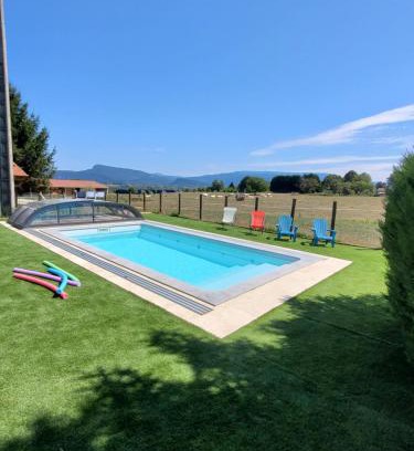 Corbelin Bed & Breakfast | Chambre d'hôtes, printemps, le petit cocon d'auré