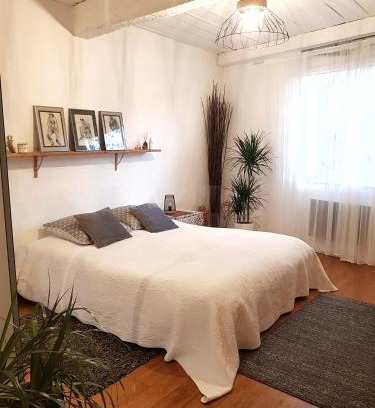 Barjols Bed & Breakfast | Chambre d hotes "Lilimyna" avec petit déjeuner