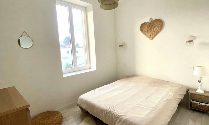 Saint-Genis-Laval Bed & Breakfast | Chambre Dans Maison Chaleureuse