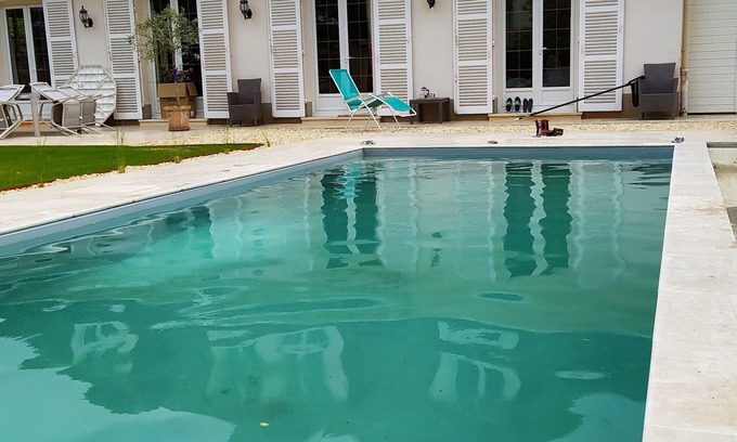 Maillets - Bellevue House | Chambre de Charme Piscine Chauffée Centre Parking Jardin