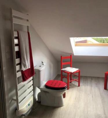 La Roche-sur-Yon Bed & Breakfast | Chambre et salle d'eau privées dans maison de ville