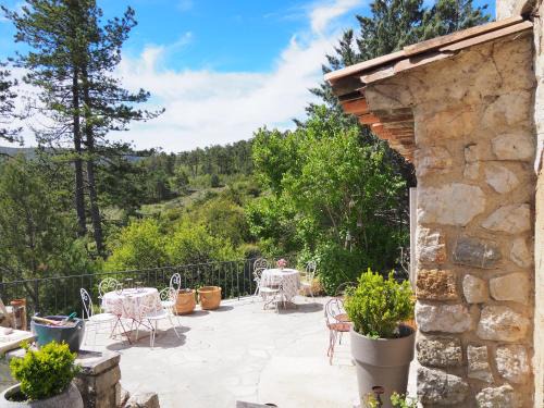 Trigance House | Chambre familiale avec Terrasse aux Portes du Verdon