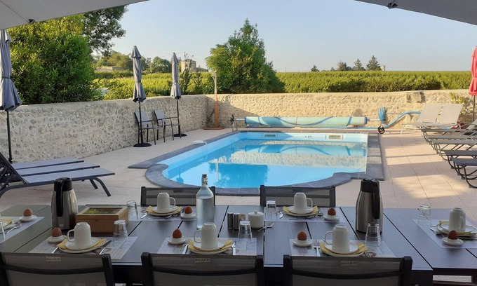 Saint-Seurin-de-Cadourne Bed & Breakfast | Chambres d'hôtes La Fontaine