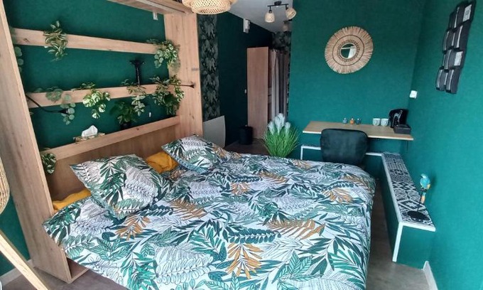 Veretz House | Chambre indépendante piscine en saison petit déjeuner inclus