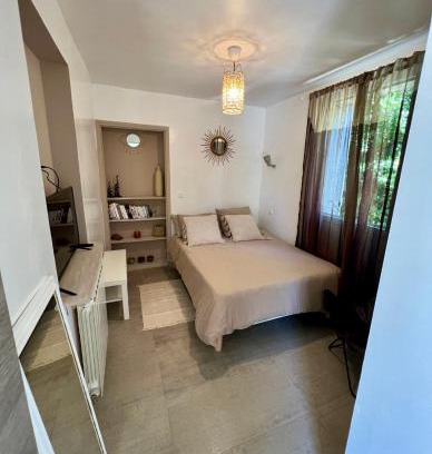 Saint-Antoine House | Chambre privé avec piscine ,parking et cuisine prive