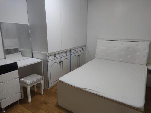 Bobigny House | Chambre privée à Bobigny -Salle de bain et toilettes communes, pas de cuisine, check-in après 19h