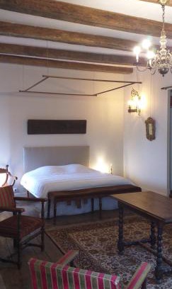 Champagne-Mouton Bed & Breakfast | Chambre Renaissance au Château de Champagne-Mouton