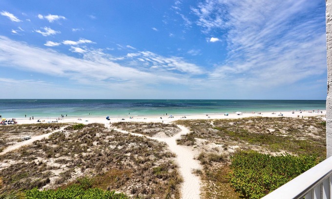 Madeira Beach Condo | 🌴 Chambre Resort – Beachfront Bliss in Madeira Beach