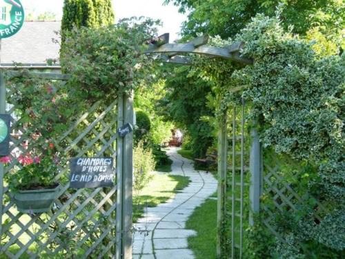Saint-Omer-de-Blain Bed & Breakfast | Chambre tout confort près du canal à Blain, accès handicapés, WiFi, TV, coin cuisine - FR-1-306-1255