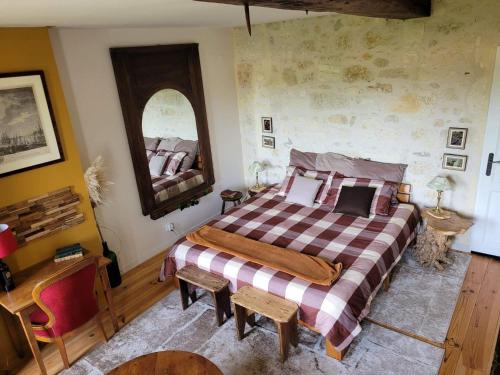 Lugon-et-l'ile-du-Carney Bed & Breakfast | Chambre Vigne, piscine spa fitness
