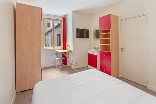 Decre-Cathedrale Apartment | Chambres centre-ville avec espaces partagés - accessibles et abordables