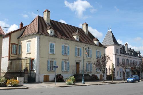 Saint-Germain-du-Bois Bed & Breakfast | Chambres d'hôtes La Distillerie B&B