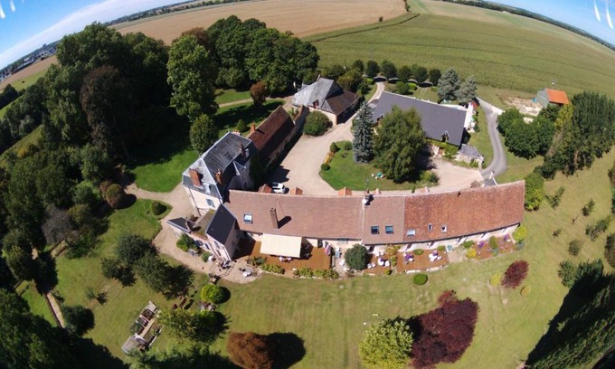 Saint-Germain-du-Puy Bed & Breakfast | Chambres D'hôtes Du Domaine De Jacquelin