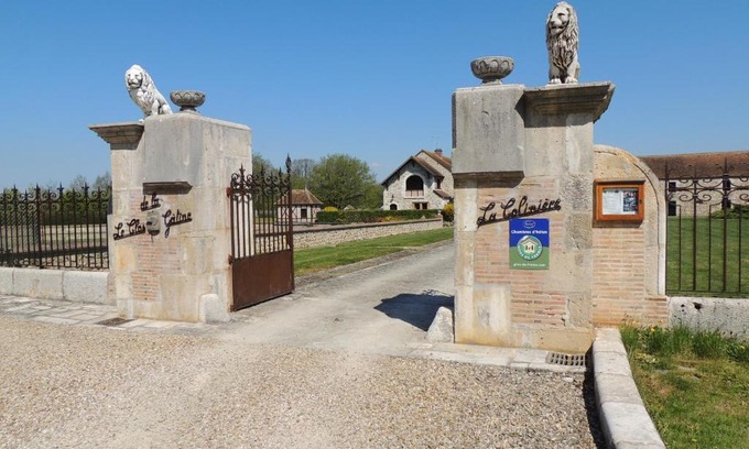 Batilly-en-Puisaye Bed & Breakfast | Chambres d'hôtes La Colinière