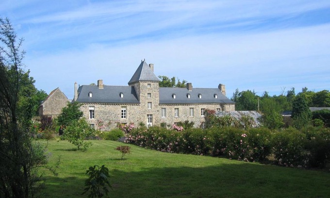 Hillion Bed & Breakfast | Chambres d'hôtes Château de Bonabry