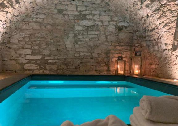 Ville Haute Bed & Breakfast | Chambres d'hôtes du château