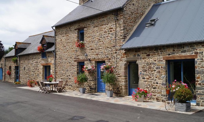 Dol-de-Bretagne Bed & Breakfast | Chambres d'Hôtes La Loubatais