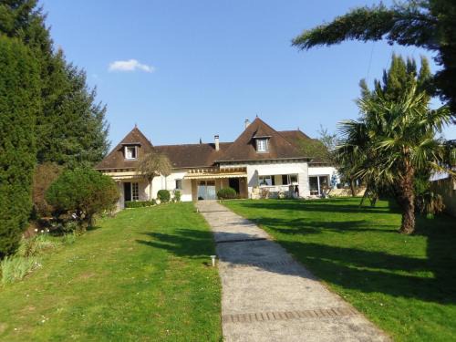 Donzenac Bed & Breakfast | Chambres d'hôtes Le Saleix