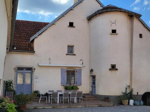 Choye Bed & Breakfast | Chambres de caractère avec parc fermé et stationnement sécurisé - FR-1-583-278