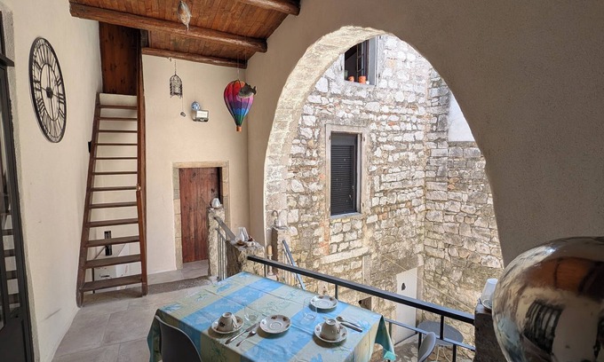Saint-Alban-sous-Sampzon Bed & Breakfast | Chambres de Saint Alban. Pets are welcome.