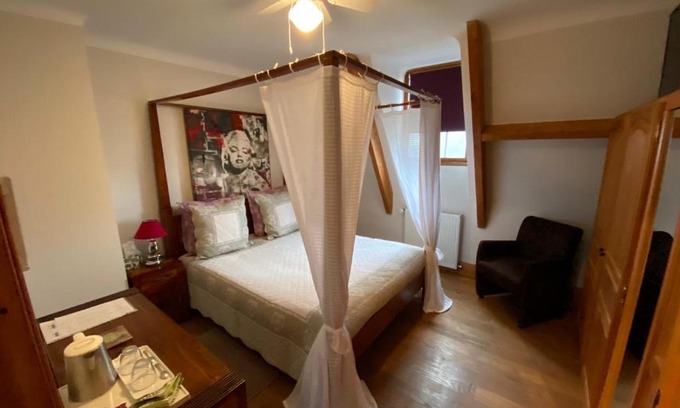 Cenac-et-Saint-Julien Bed & Breakfast | Chambres Les Plantous de Severo