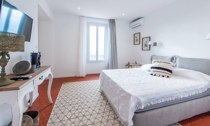 Le Plan-de-Grasse House | Chambres Lougolin