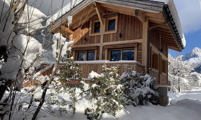 Les Houches Ski Chalet | Chamonix Valley Chalet Quartz new and cosy