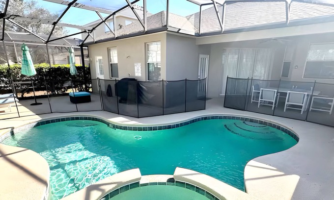 Haines City House | Champions retreat - Fantastic 5-bed pool home with jacuzzi spa in Haines City
