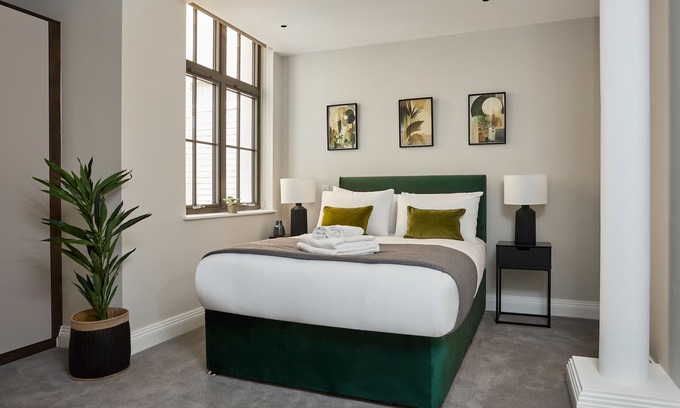 Holborn Apartment | Chancery Lane by Viridian Apartments