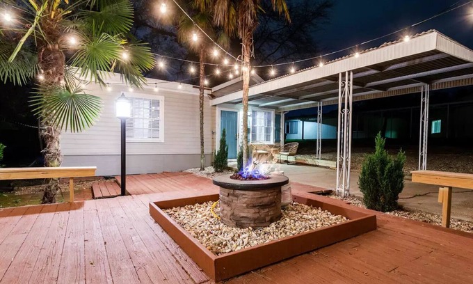 Hattiesburg Cottage | Chandelier Cottage -Functionality, Ideal Location