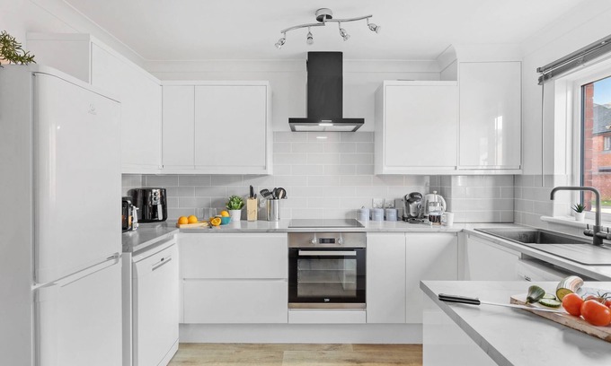 Exeter House | Chandlers Walk, modern comfy family home in Exeter