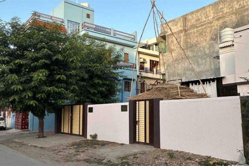 Jhusi House | Chandrika Residency