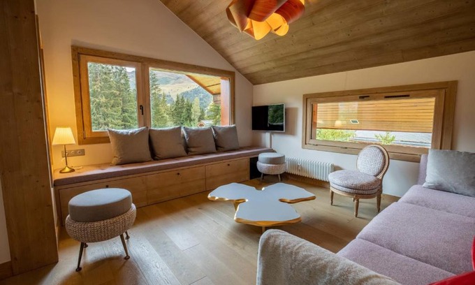 Meribel Apartment | Chantemerle 19 ski in and out