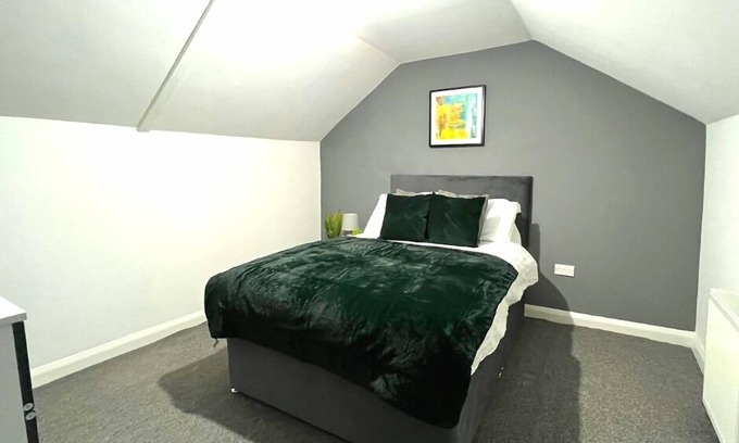 Grimsby House | Chantry Suites Double Room in DN31