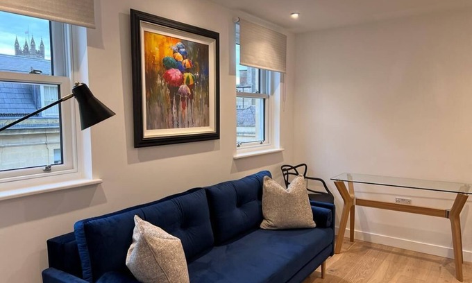 Bath City Centre Apartment | Chapel - Central Studio Apartment