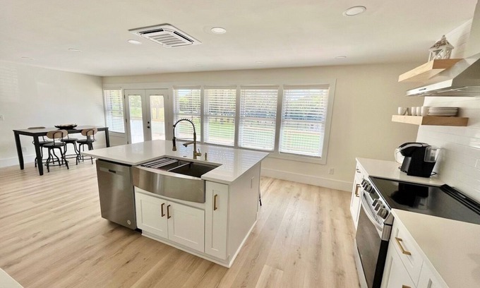 Arcadia House | Chapel Farm 4br house in Spartanburg, sleeps 12.