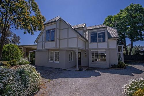 Cowes House | Chapel Island Retreat