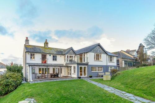Polruan House | Chapel Mead