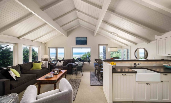 Cannon Beach House | Chapman Cove by AvantStay | Gorgeous Beach Bungalow w/Sauna