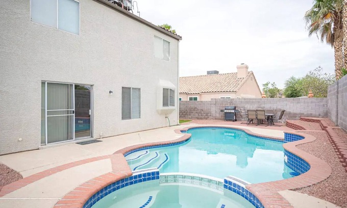 Highland Hills House | Chaps · 35% Off Fall Special -Splendid House W/Pool