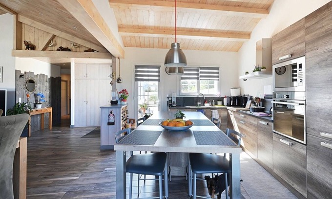 Saint-Clement-des-Baleines House | Charming Family Home Near Beach with Spacious Garden and Modern Amenities
