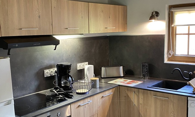 Tourville-sur-Pont-Audemer Ski Chalet | Charming chalet in the countryside 30 minutes from Honfleur