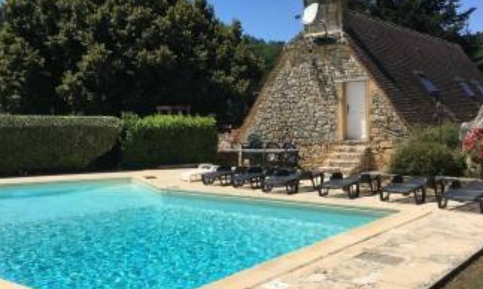Tursac House | Character house 7/8 pers. with private pool, estate of Château de MARZAC