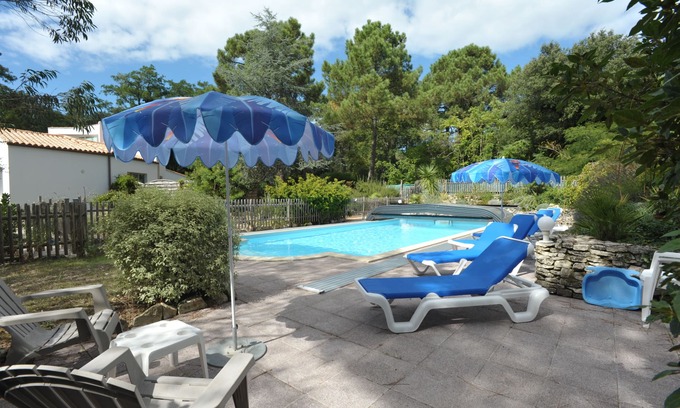 Rivedoux-Plage Villa | Character house, classified 3*, Heated swimming pool 3000m² enclosed, quiet grounds