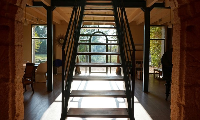 Le Cailar House | Character house under three-hundred-year-old plane trees