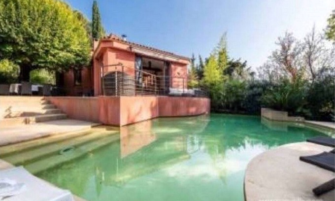 Les Camoins Villa | Character villa with large swimming pool at the foot of the Pagnol hills