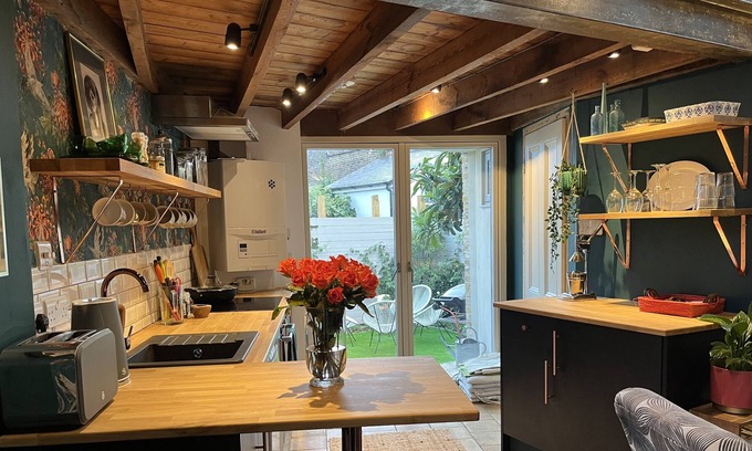 Greenwich West Other | Characterful coach house in the heart of Greenwich